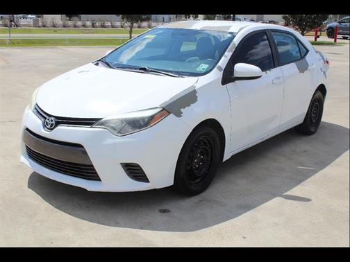 Super White 2016 Toyota Corolla LE