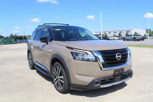 2023 Nissan Pathfinder Platinum FWD