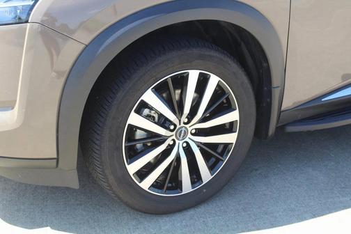 2023 Nissan Pathfinder Platinum FWD