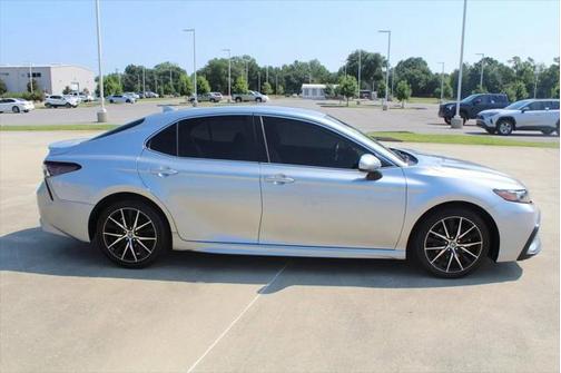 Celestial Silver Metallic 2021 Toyota Camry SE