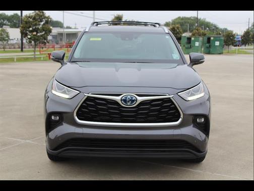 Magnetic Gray Metallic 2024 Toyota Highlander Hybrid Limited