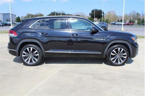 2022 Volkswagen Atlas Cross Sport 3.6L V6 SEL Premium R-Line