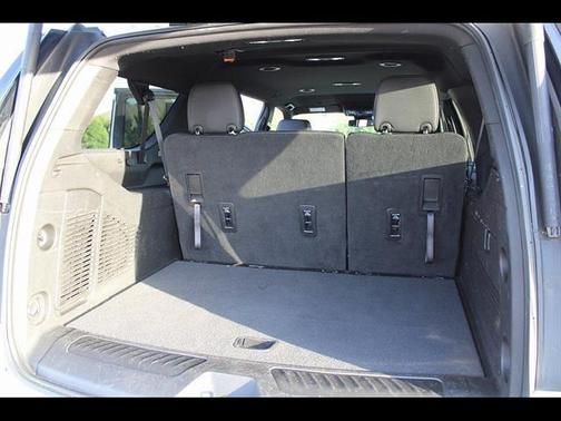 Summit White 2023 Chevrolet Suburban LT