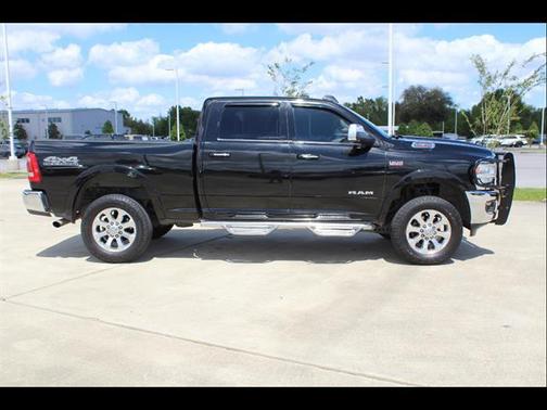 2019 RAM 2500 Laramie Crew Cab 4x4 6'4' Box