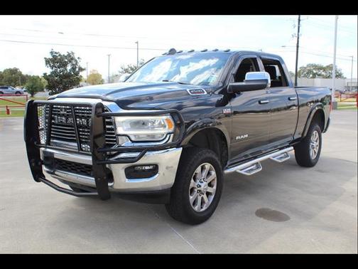 2019 RAM 2500 Laramie Crew Cab 4x4 6'4' Box