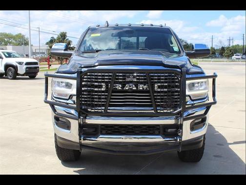 2019 RAM 2500 Laramie Crew Cab 4x4 6'4' Box