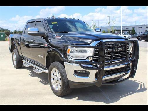 2019 RAM 2500 Laramie Crew Cab 4x4 6'4' Box