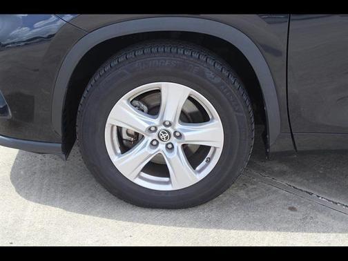 Midnight Black Metallic 2023 Toyota Highlander Platinum