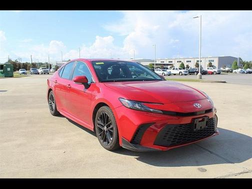 Supersonic Red 2025 Toyota Camry SE
