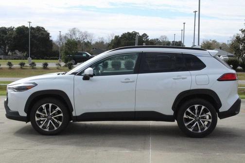 2023 Toyota Corolla Cross XLE