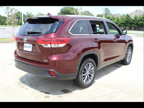 Ooh La La Rouge Mica 2019 Toyota Highlander XLE