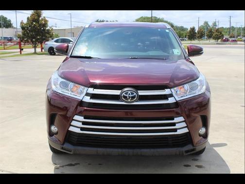 Ooh La La Rouge Mica 2019 Toyota Highlander XLE