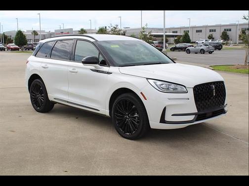 Pristine White Metallic Tri-Coat 2023 Lincoln Corsair Reserve