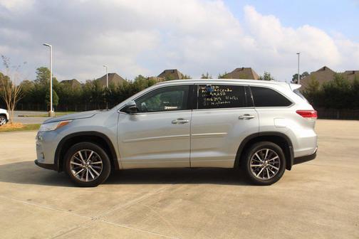 2018 Toyota Highlander SE