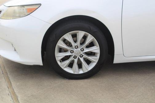 2013 Lexus ES 300h Base