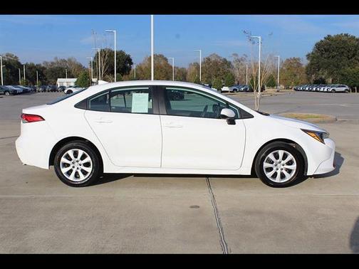 Ice Cap 2024 Toyota Corolla LE