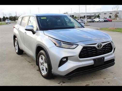 Celestial Silver Metallic 2023 Toyota Highlander LE