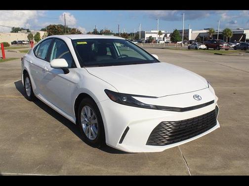 Ice Cap 2025 Toyota Camry LE