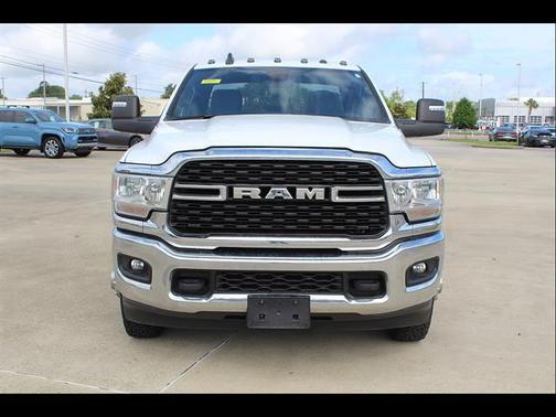 Bright White Clearcoat 2024 RAM 3500 Big Horn Crew Cab 4x4 8' Box