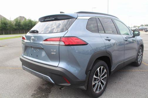 2025 Toyota Corolla Cross XLE