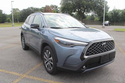 2025 Toyota Corolla Cross XLE