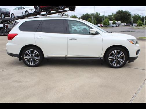 Pearl White 2017 Nissan Pathfinder Platinum