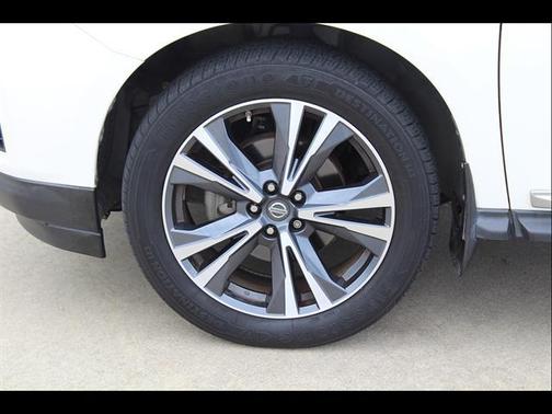 Pearl White 2017 Nissan Pathfinder Platinum