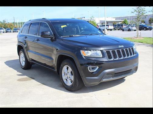 Brilliant Black Crystal Pearlcoat 2015 Jeep Grand Cherokee Laredo