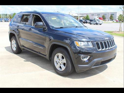 Brilliant Black Crystal Pearlcoat 2015 Jeep Grand Cherokee Laredo