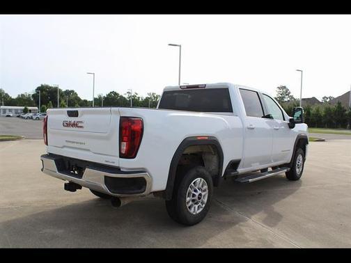 Summit White 2023 GMC Sierra 2500 SLE