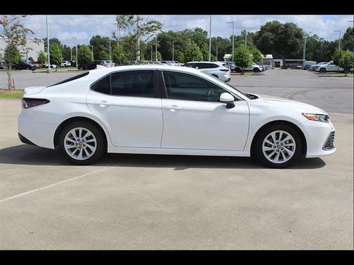 Ice Cap 2024 Toyota Camry LE