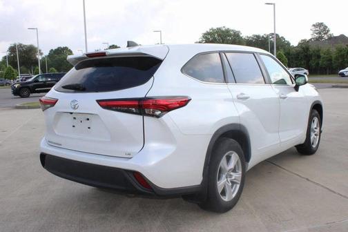 2023 Toyota Highlander LE