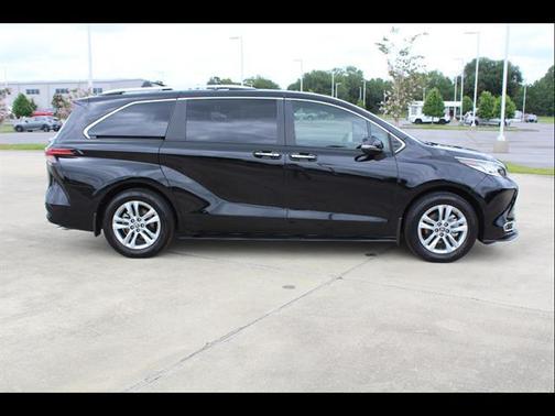 Midnight Black Metallic 2025 Toyota Sienna Limited
