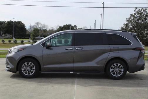 2023 Toyota Sienna XLE 7 Passenger