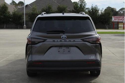 2023 Toyota Sienna XLE 7 Passenger