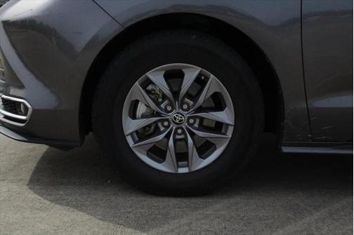 2023 Toyota Sienna XLE 7 Passenger