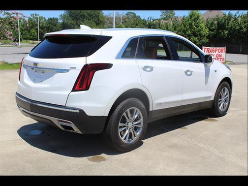 Crystal White Tricoat 2021 Cadillac XT5 Premium Luxury