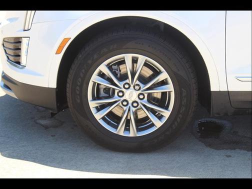 Crystal White Tricoat 2021 Cadillac XT5 Premium Luxury
