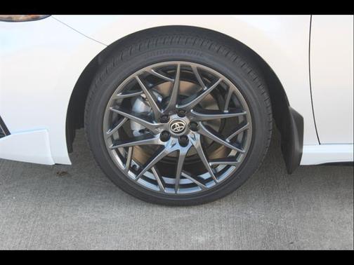Wind Chill Pearl 2026 Toyota Camry XSE