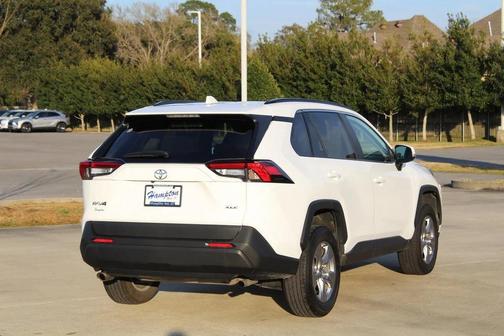 2024 Toyota RAV4 XLE