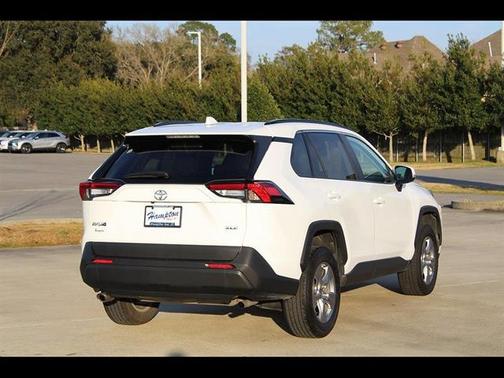Ice Cap 2024 Toyota RAV4 XLE