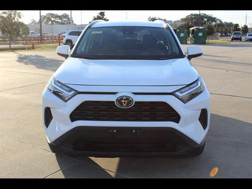 Ice Cap 2024 Toyota RAV4 XLE
