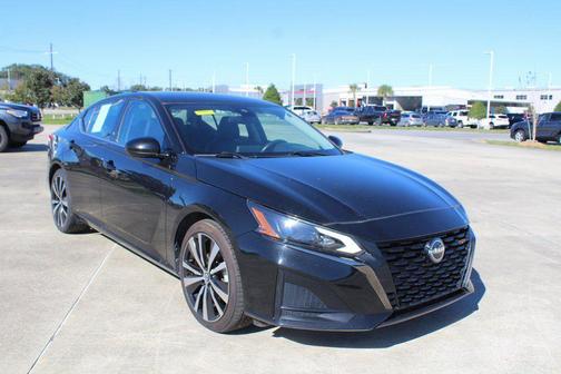 2023 Nissan Altima SR FWD