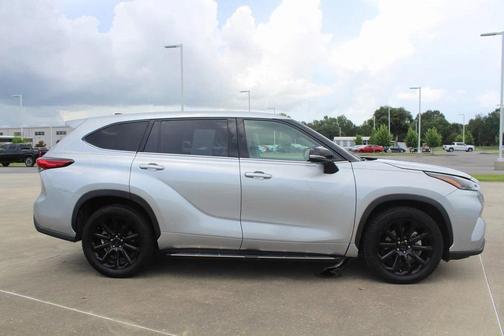 2022 Toyota Highlander L