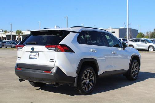 2024 Toyota RAV4 Hybrid XLE Premium