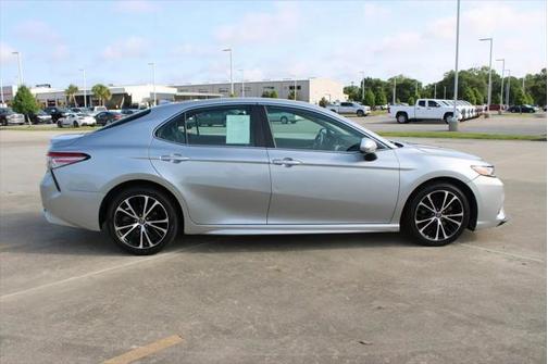 2019 Toyota Camry SE