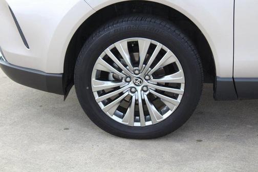 2022 Toyota Venza XLE