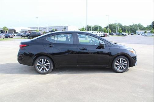 2022 Nissan Versa 1.6 SV