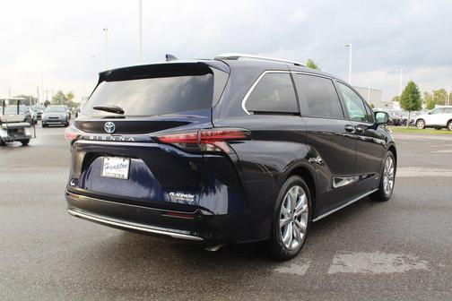 2021 Toyota Sienna Platinum