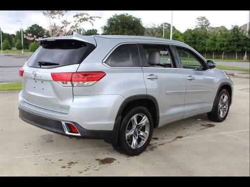 CELESTIAL SILVE 2017 Toyota Highlander Limited